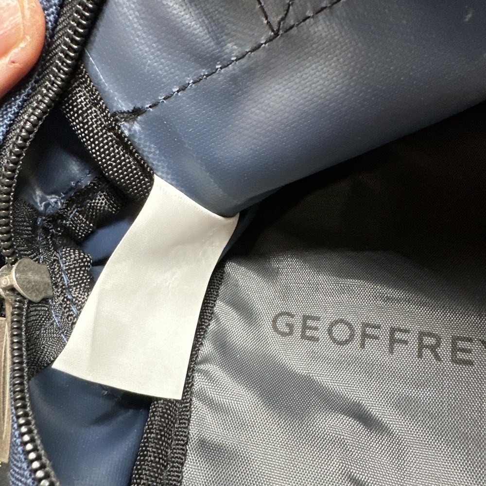 Geoffrey Beene Carry All Tote 14 " X 6" X 10" With Strap And Handles Blue. - Picture 11 of 11